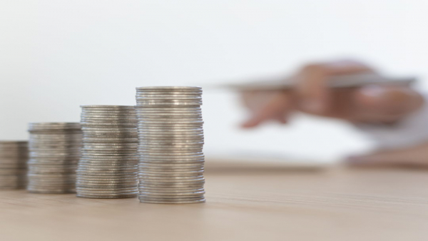 夜勤介護職で年収アップ！求人探しのコツと面接対策